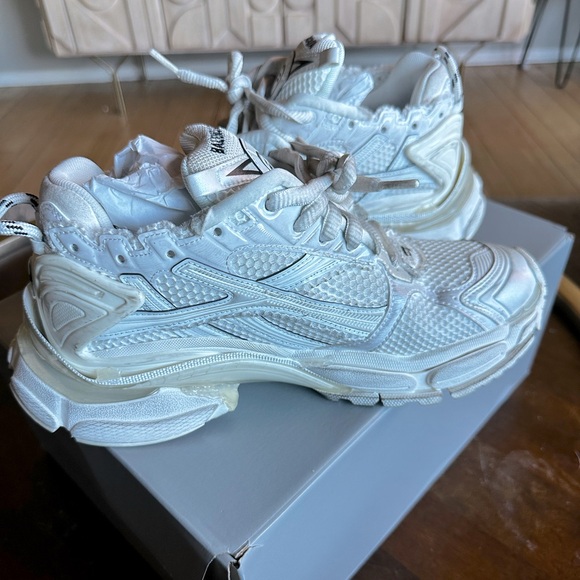 Balenciaga Runners - Picture 12 of 13